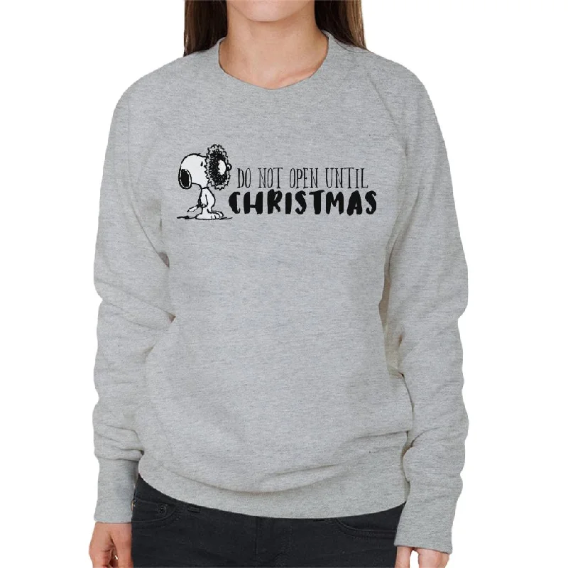 breathable workout hoodiePeanuts Snoopy Holly Wreath On Face Women's Sweatshirt